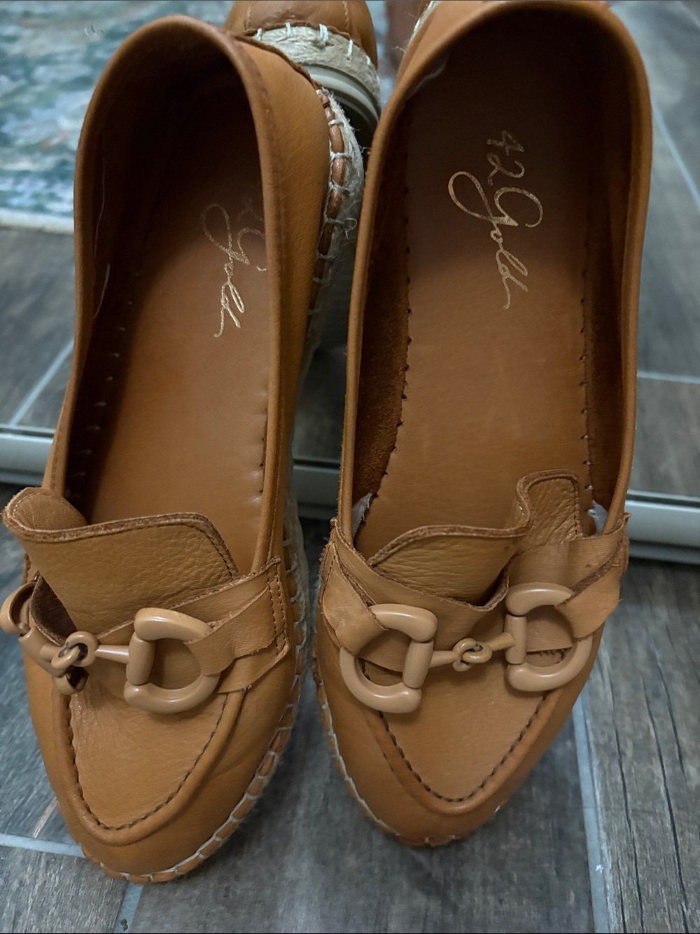 42 GOLD Tan Leather Slip-On Loafers with Decorative Bit